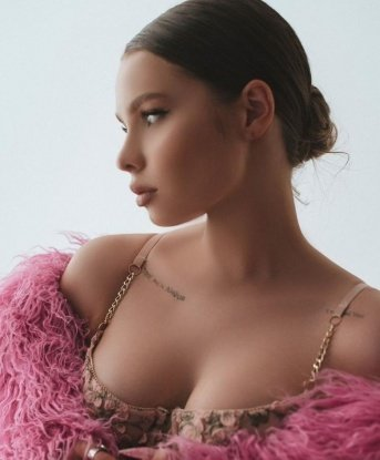 Лариса, 20 лет, 2 размер груди